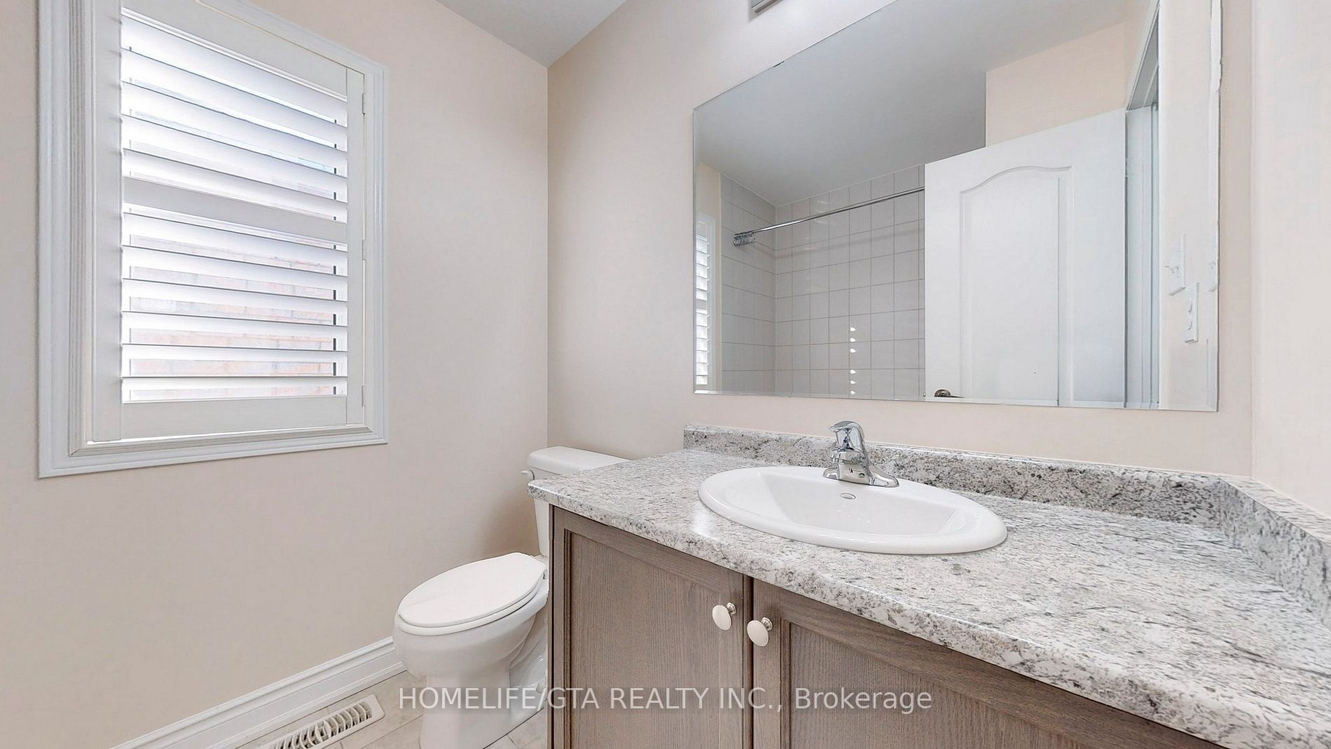 30 Raithby Cres