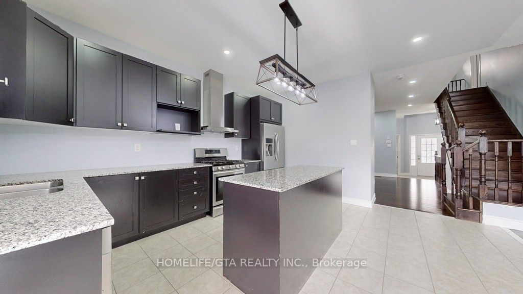 30 Raithby Cres