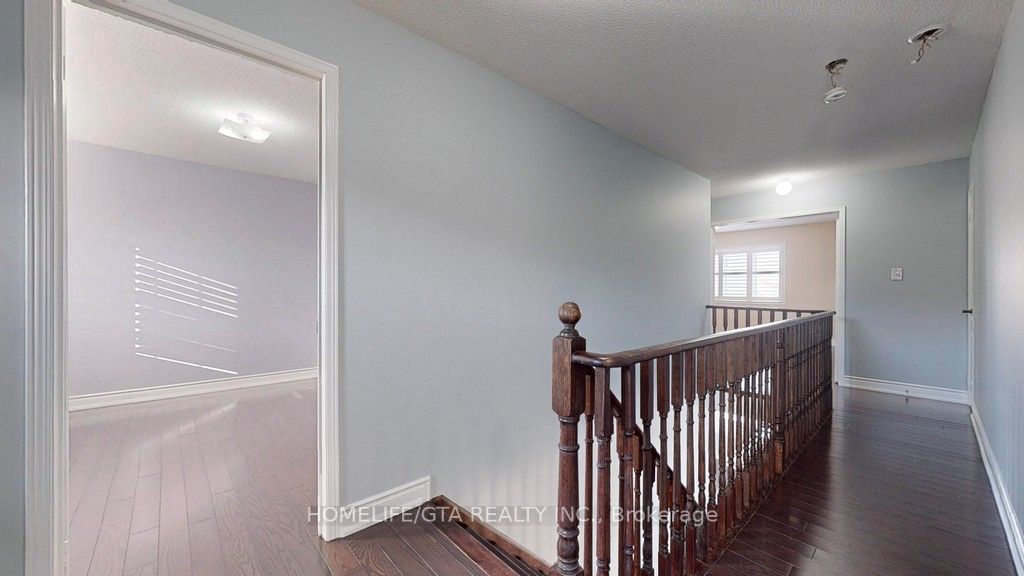 30 Raithby Cres