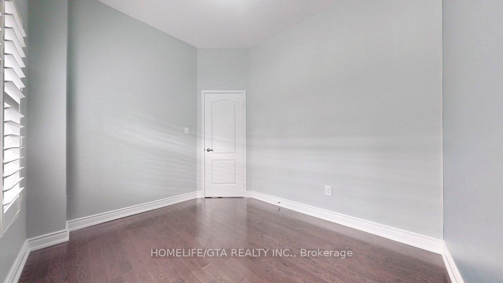 30 Raithby Cres