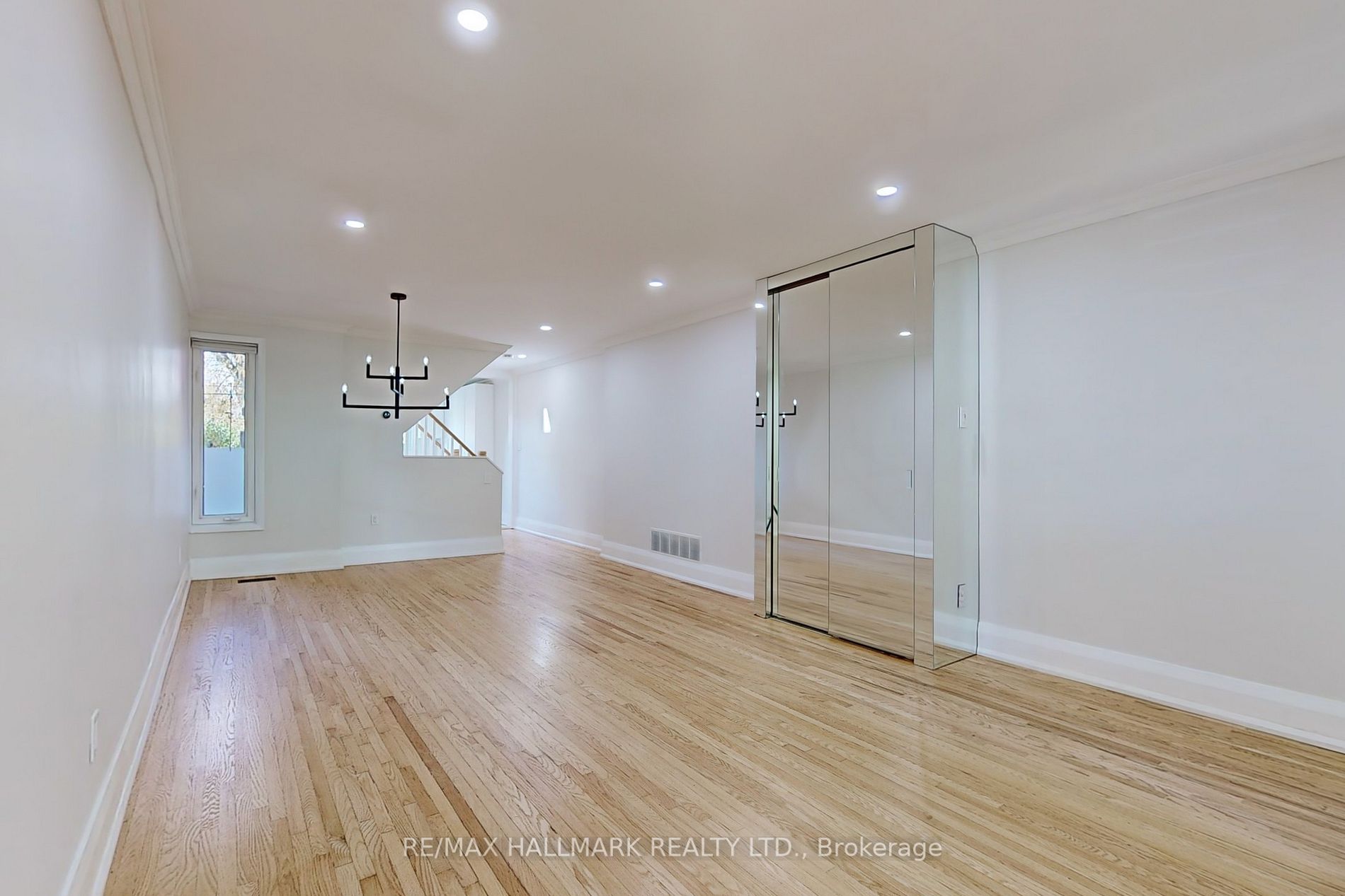 52 Kippendavie Ave