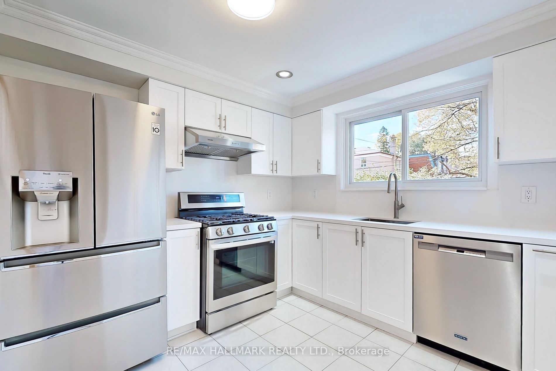 52 Kippendavie Ave