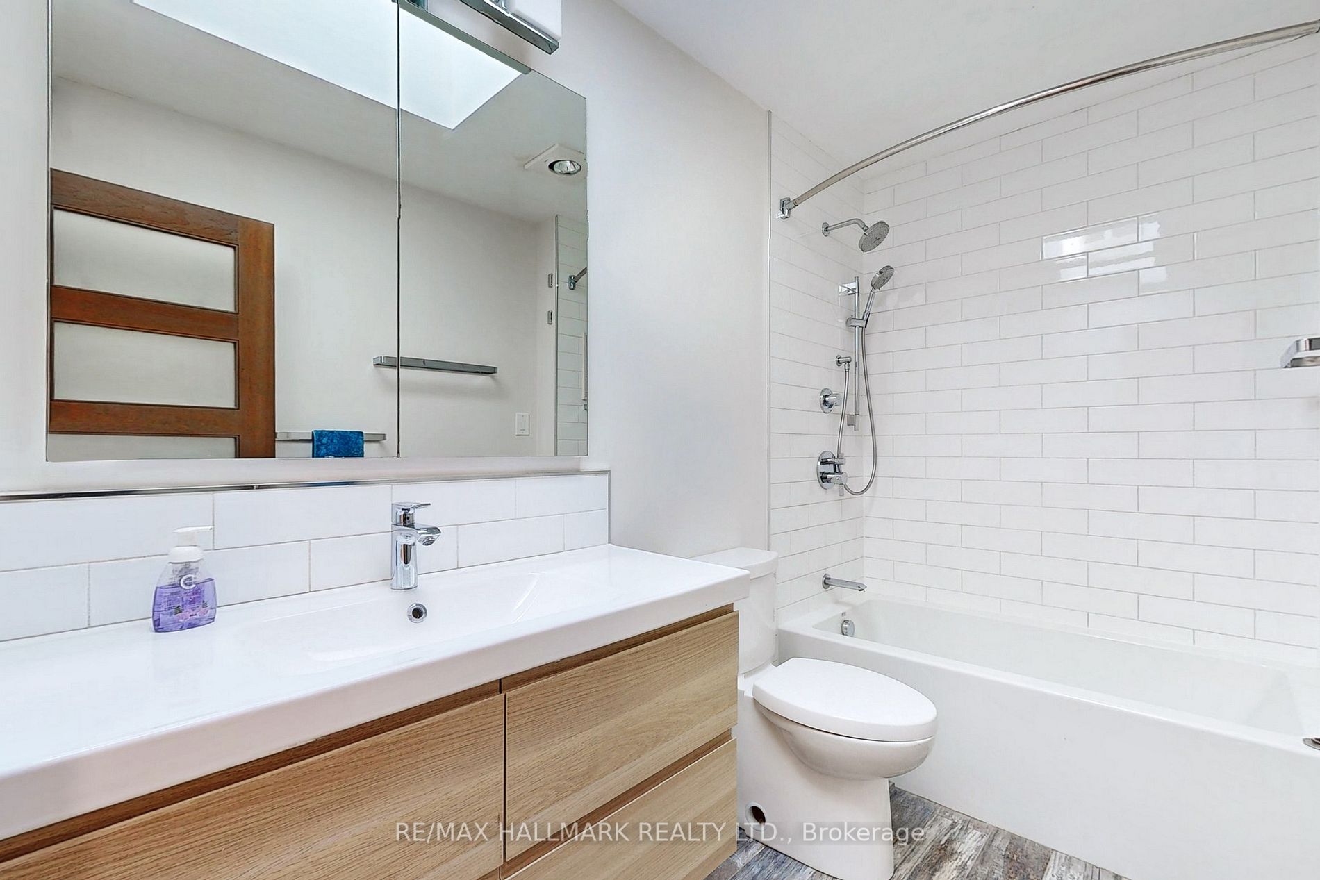 52 Kippendavie Ave