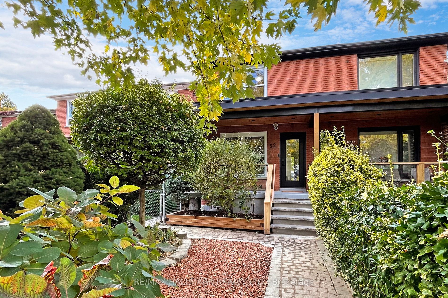 52 Kippendavie Ave