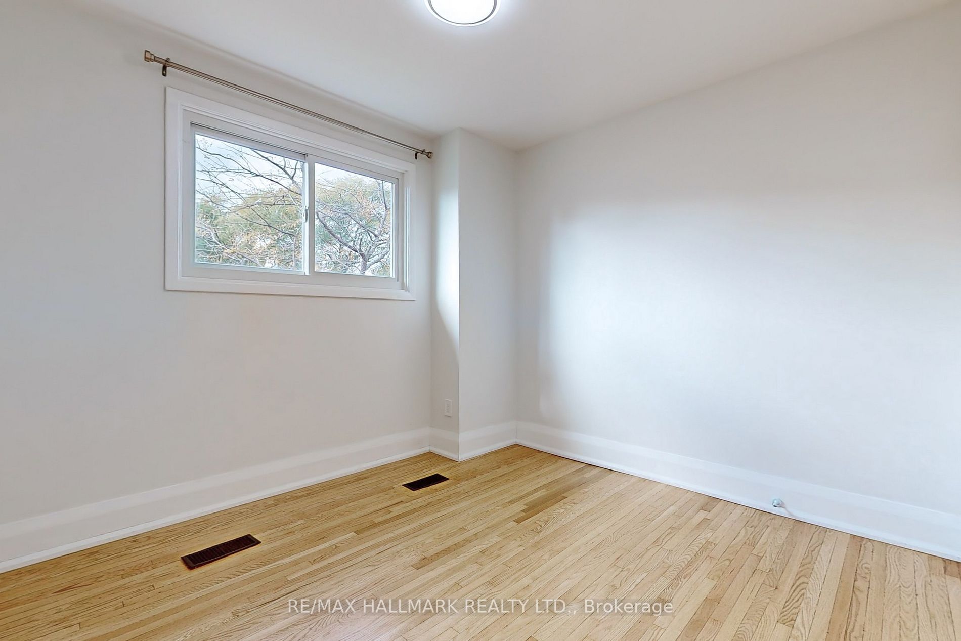 52 Kippendavie Ave