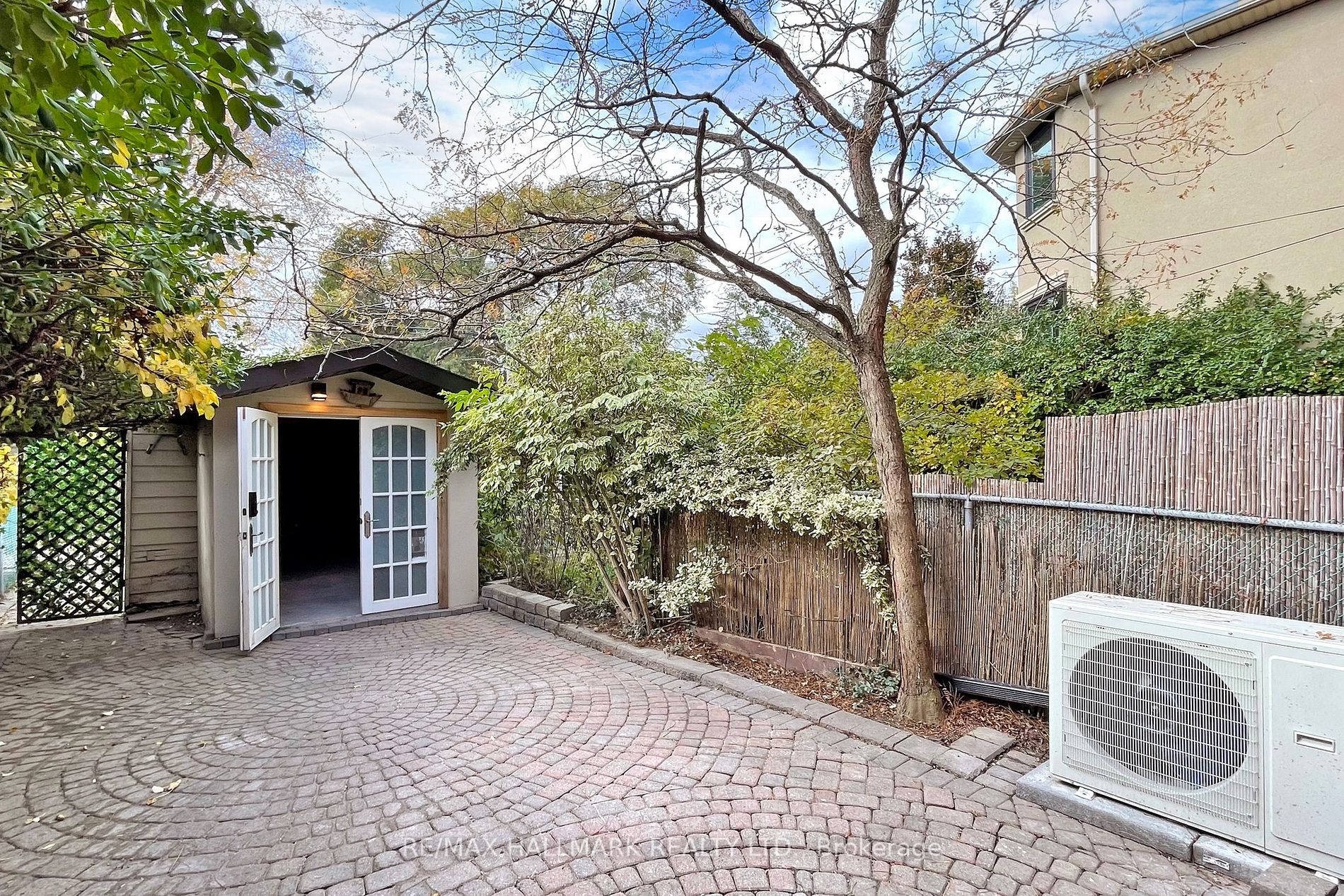 52 Kippendavie Ave