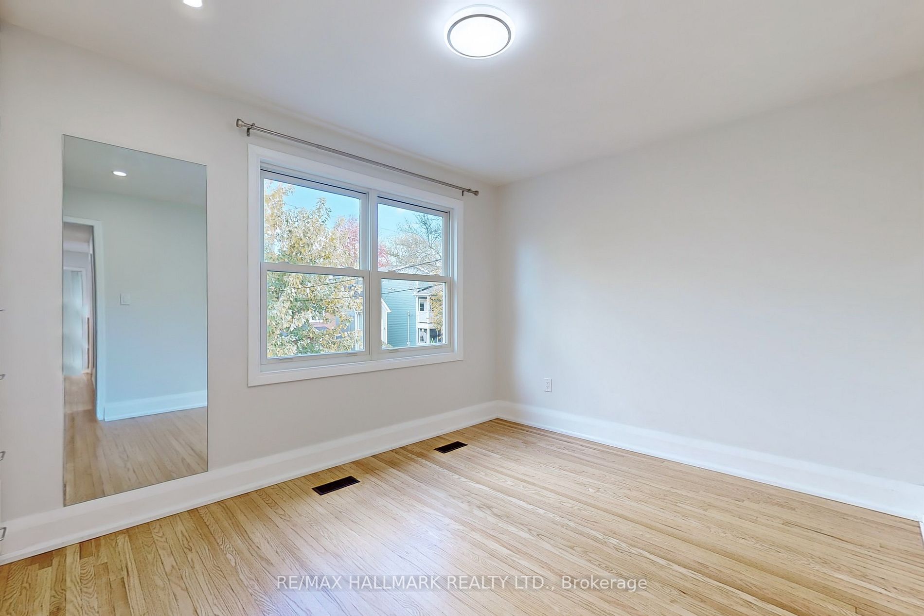 52 Kippendavie Ave