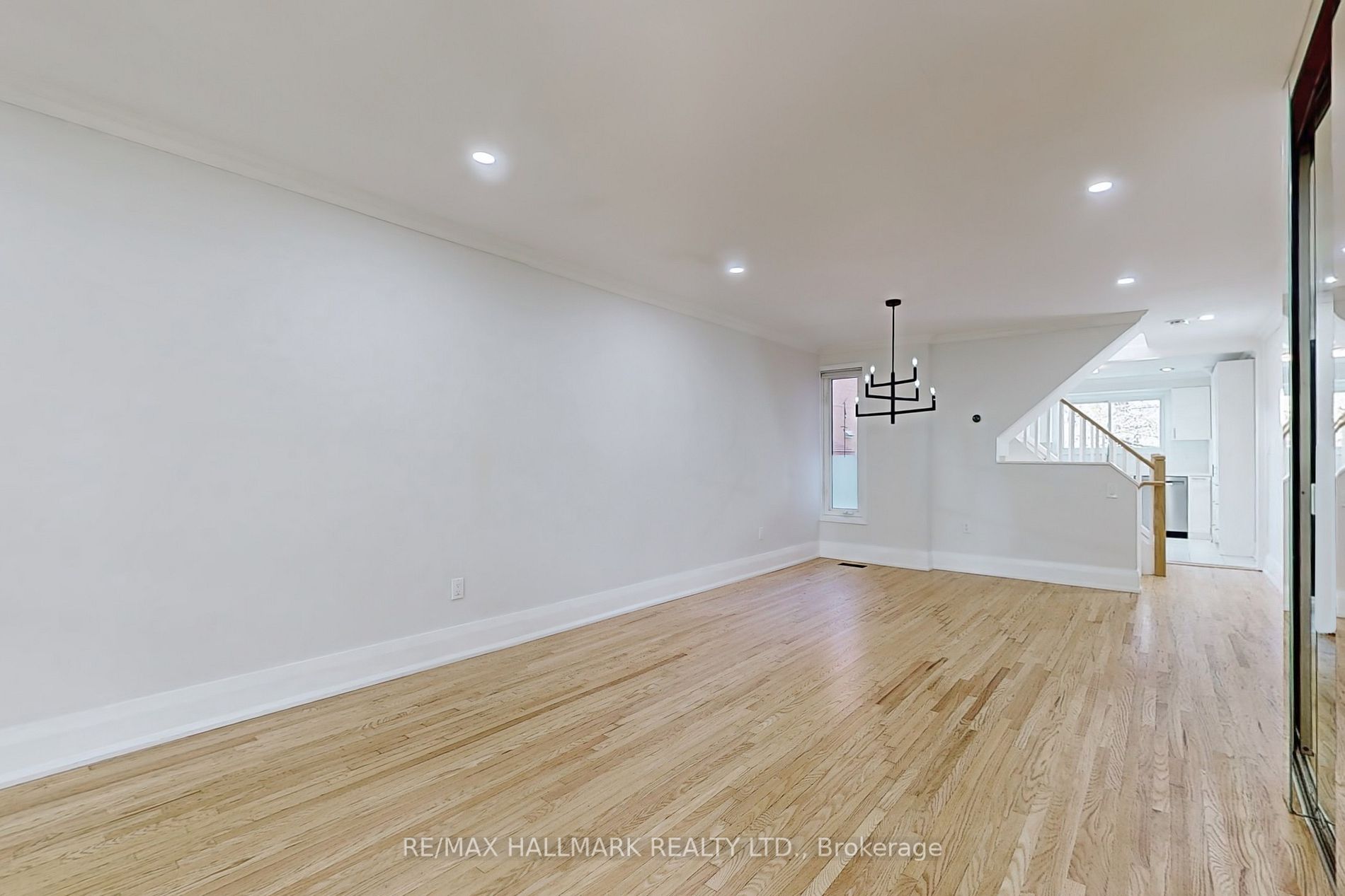 52 Kippendavie Ave