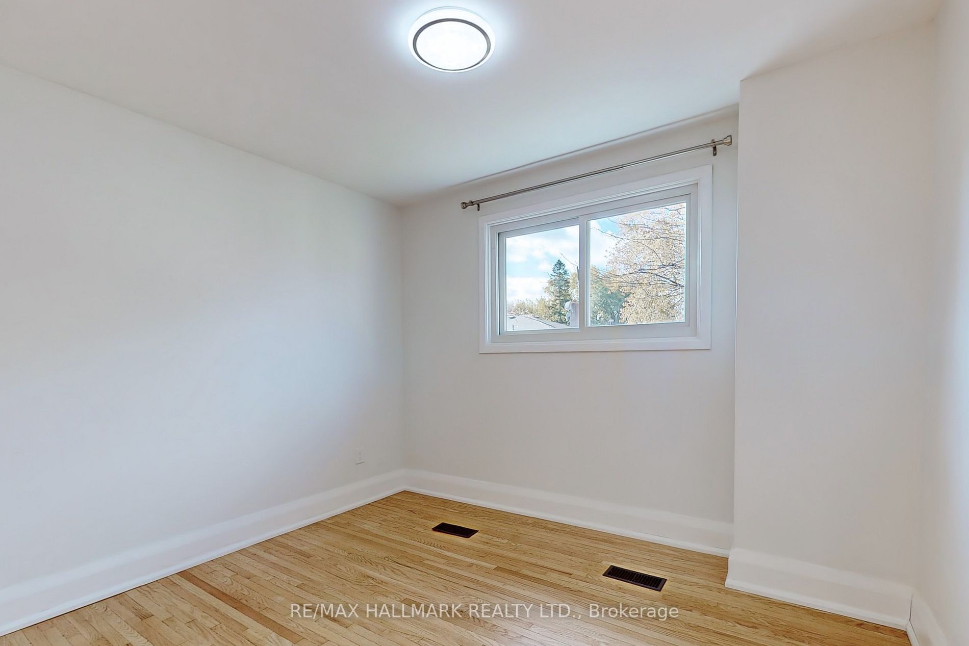 52 Kippendavie Ave
