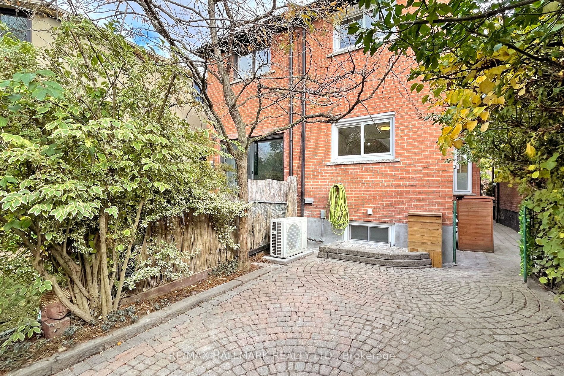 52 Kippendavie Ave