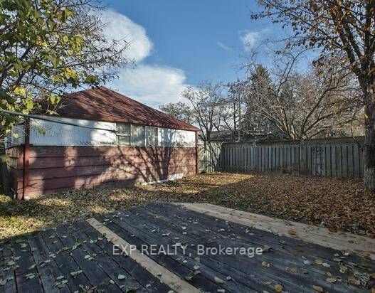 15 Park St S