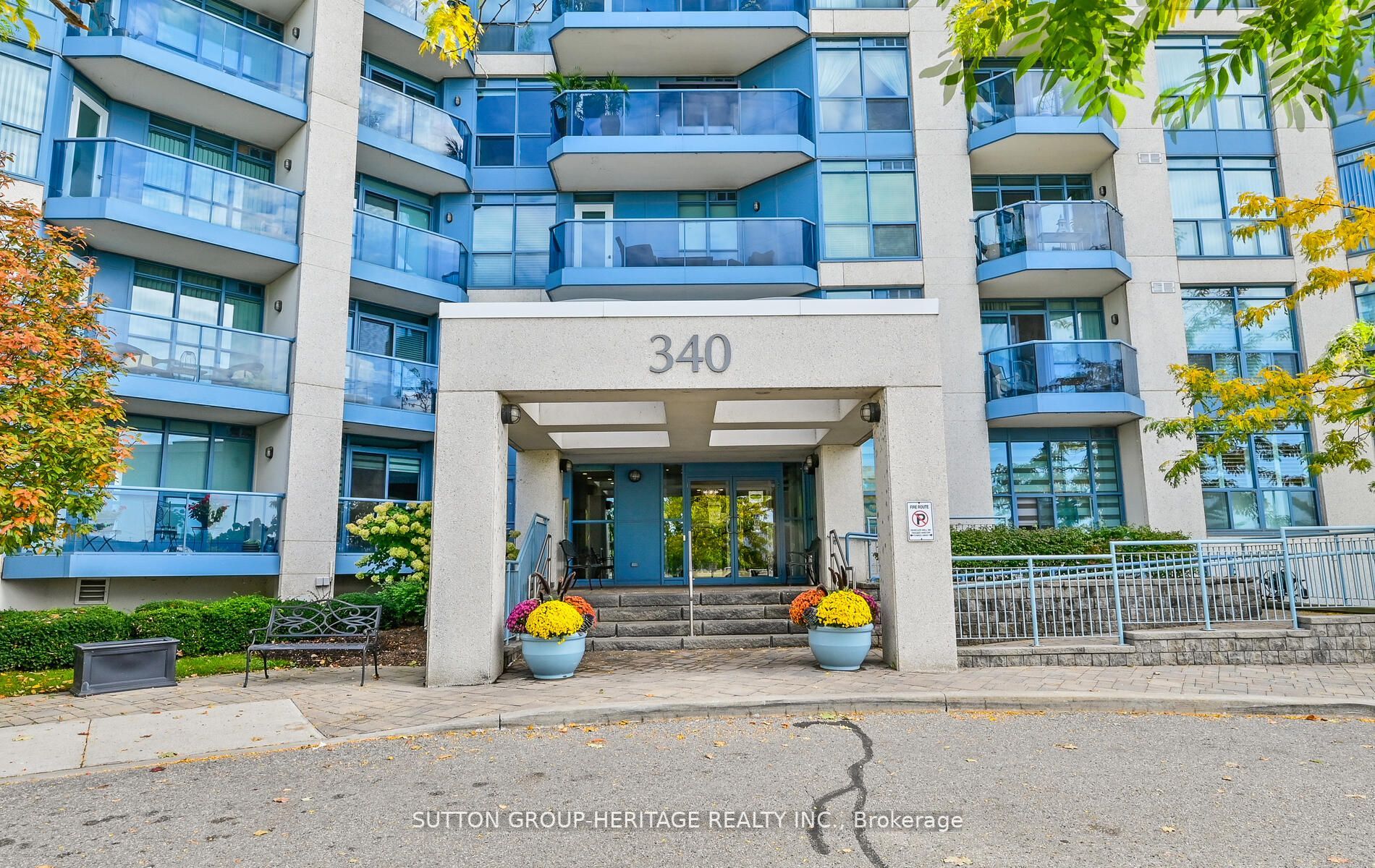 340 Watson St W, #901