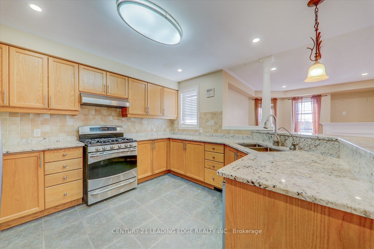 8 Woodcock Ave, #Main