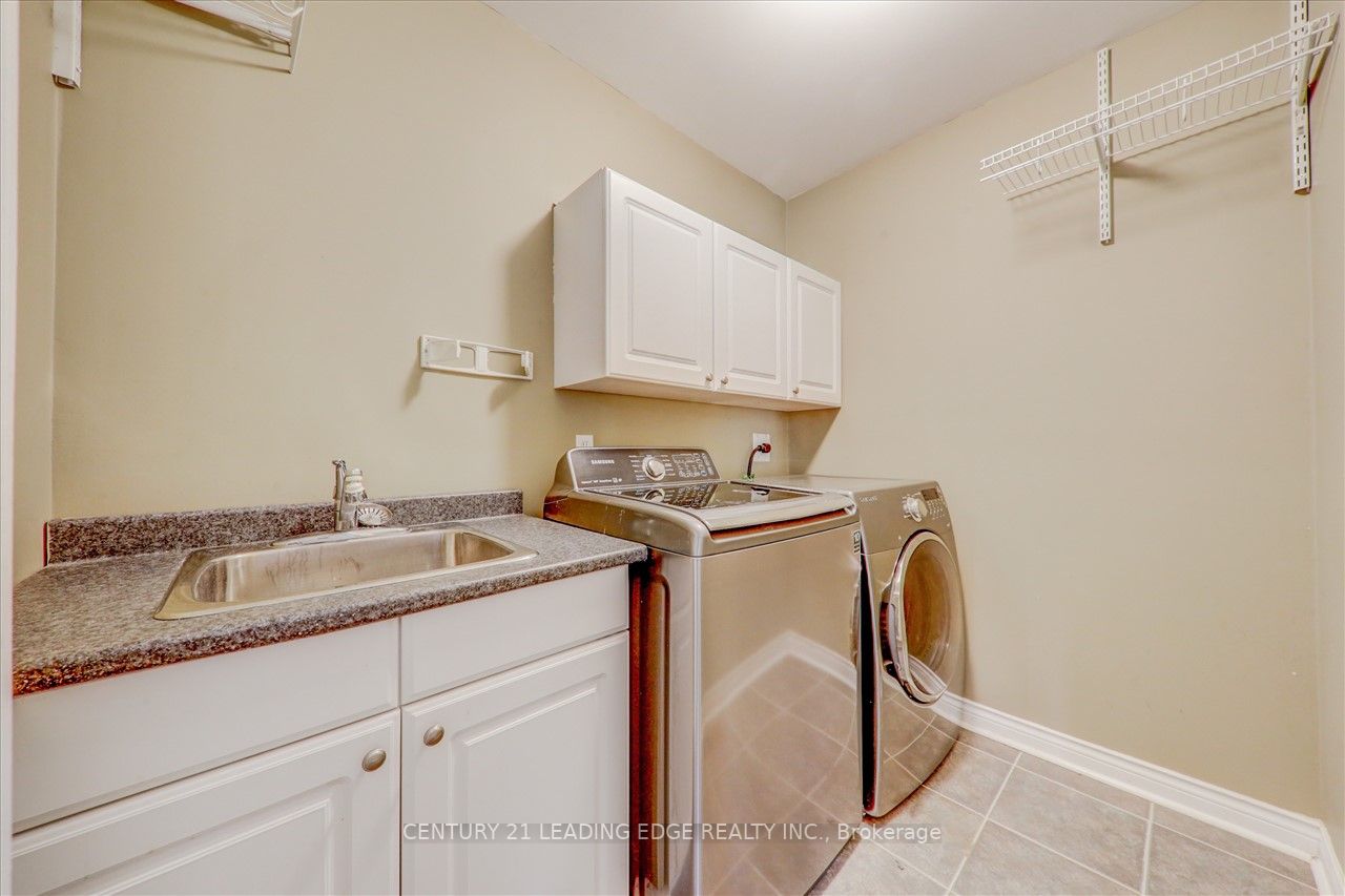 8 Woodcock Ave, #Main