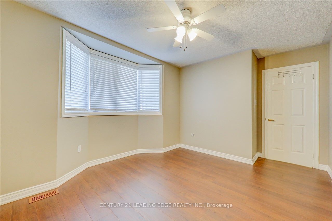 8 Woodcock Ave, #Main