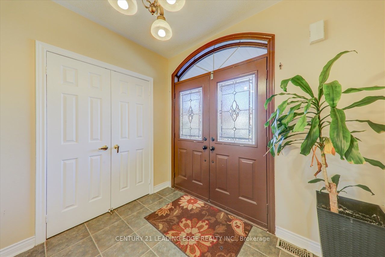 8 Woodcock Ave, #Main
