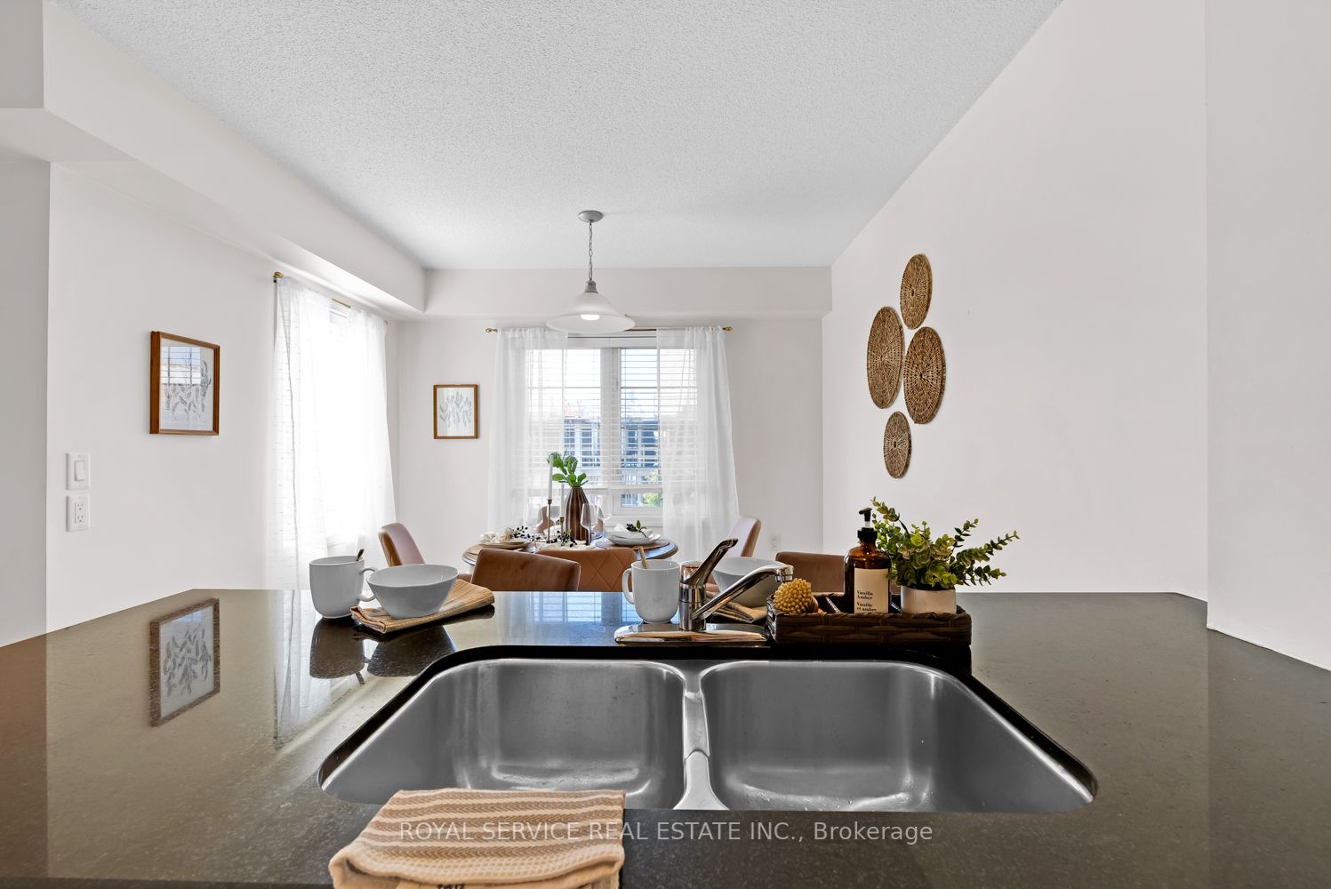 61 Clarington Blvd, #312
