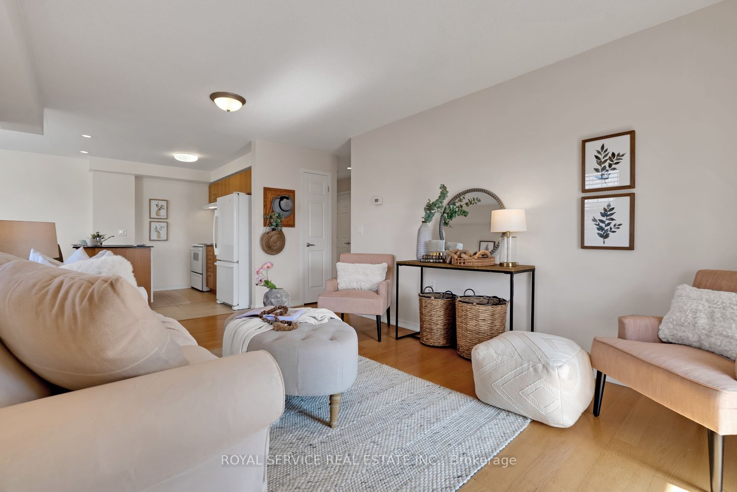 61 Clarington Blvd, #312