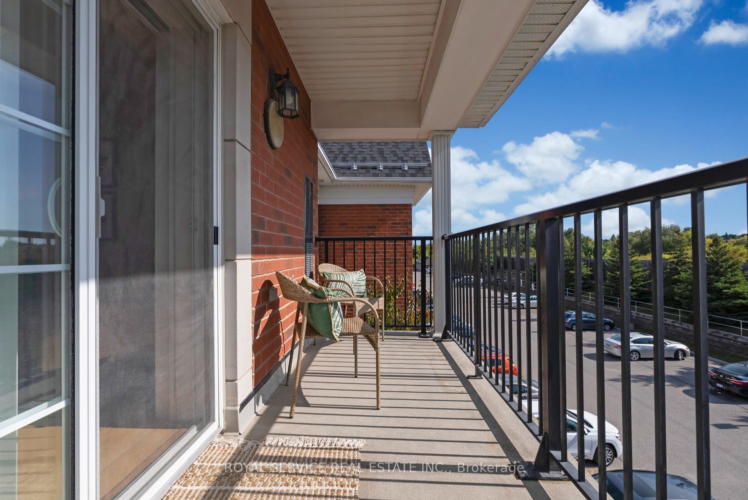 61 Clarington Blvd, #312