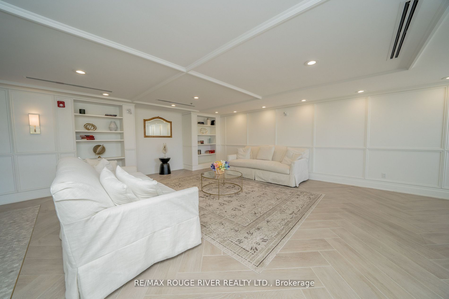 21 Brookhouse Dr, #302