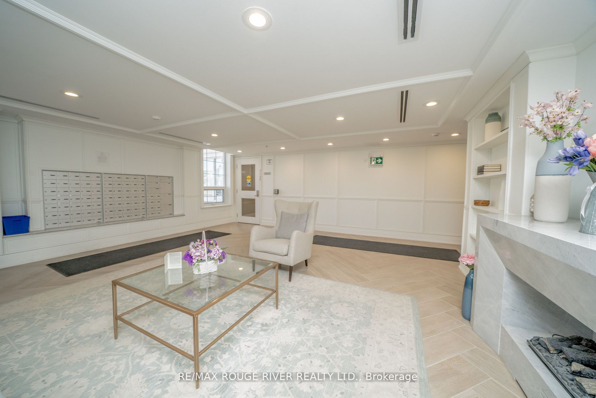 21 Brookhouse Dr, #302
