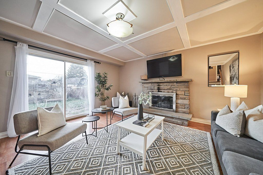 714 Pickering Beach Rd