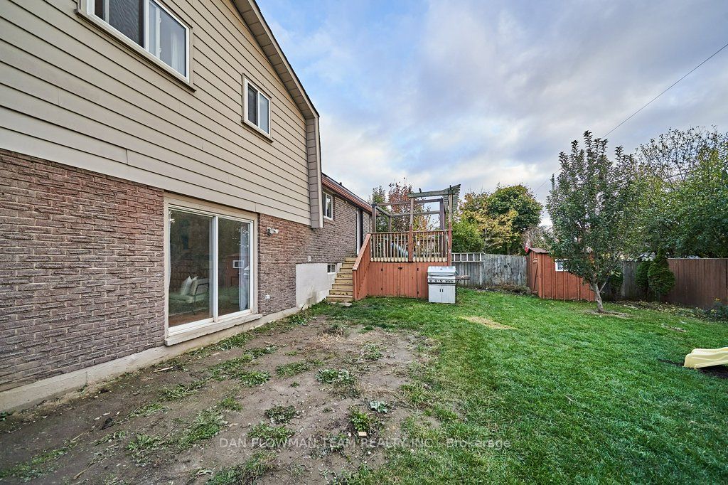 714 Pickering Beach Rd