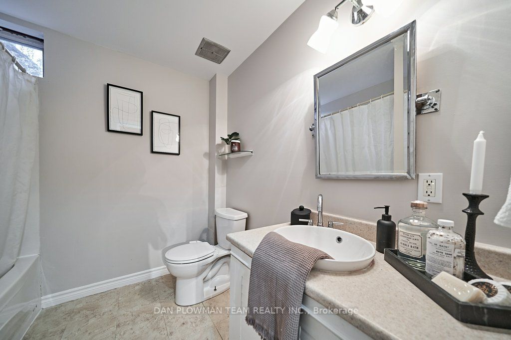 714 Pickering Beach Rd