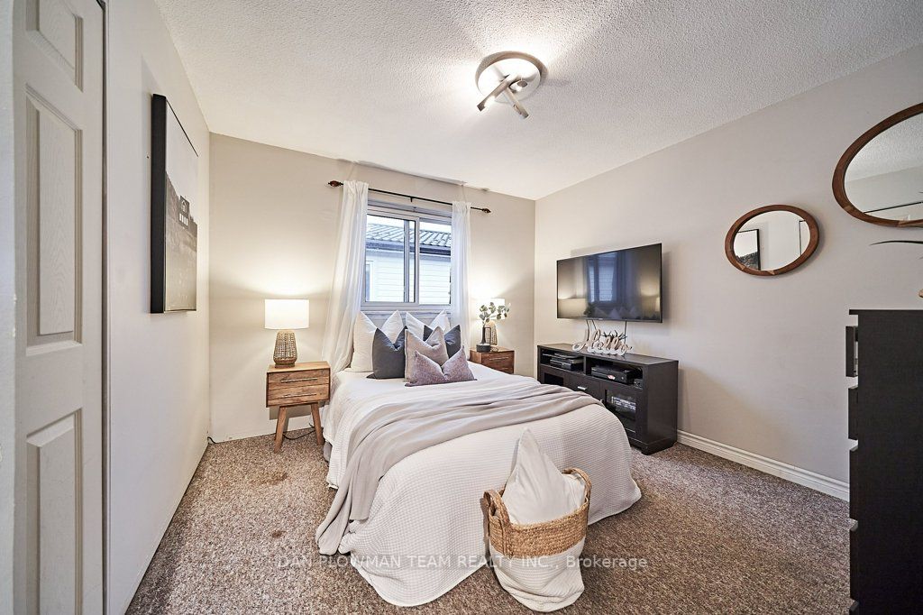 714 Pickering Beach Rd