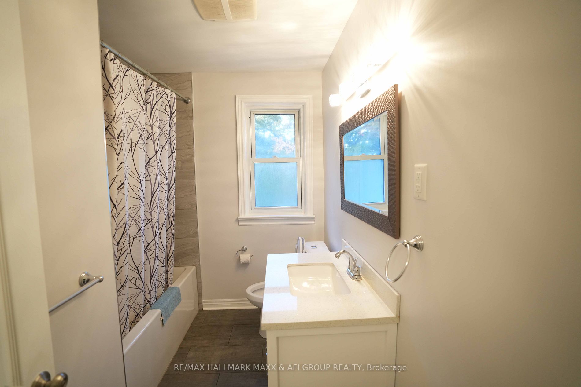 1315 Scugog Ave, #Main