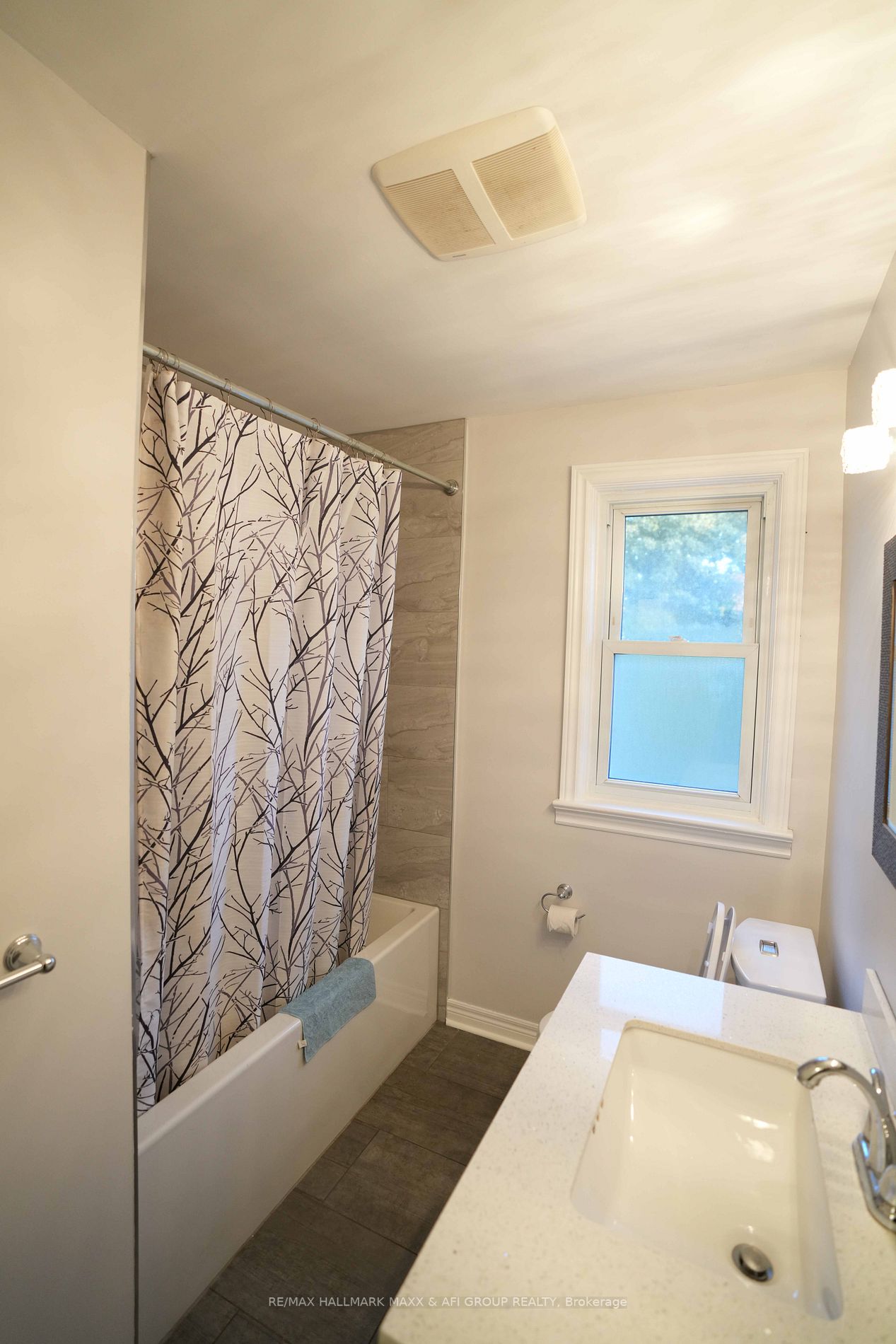 1315 Scugog Ave, #Main