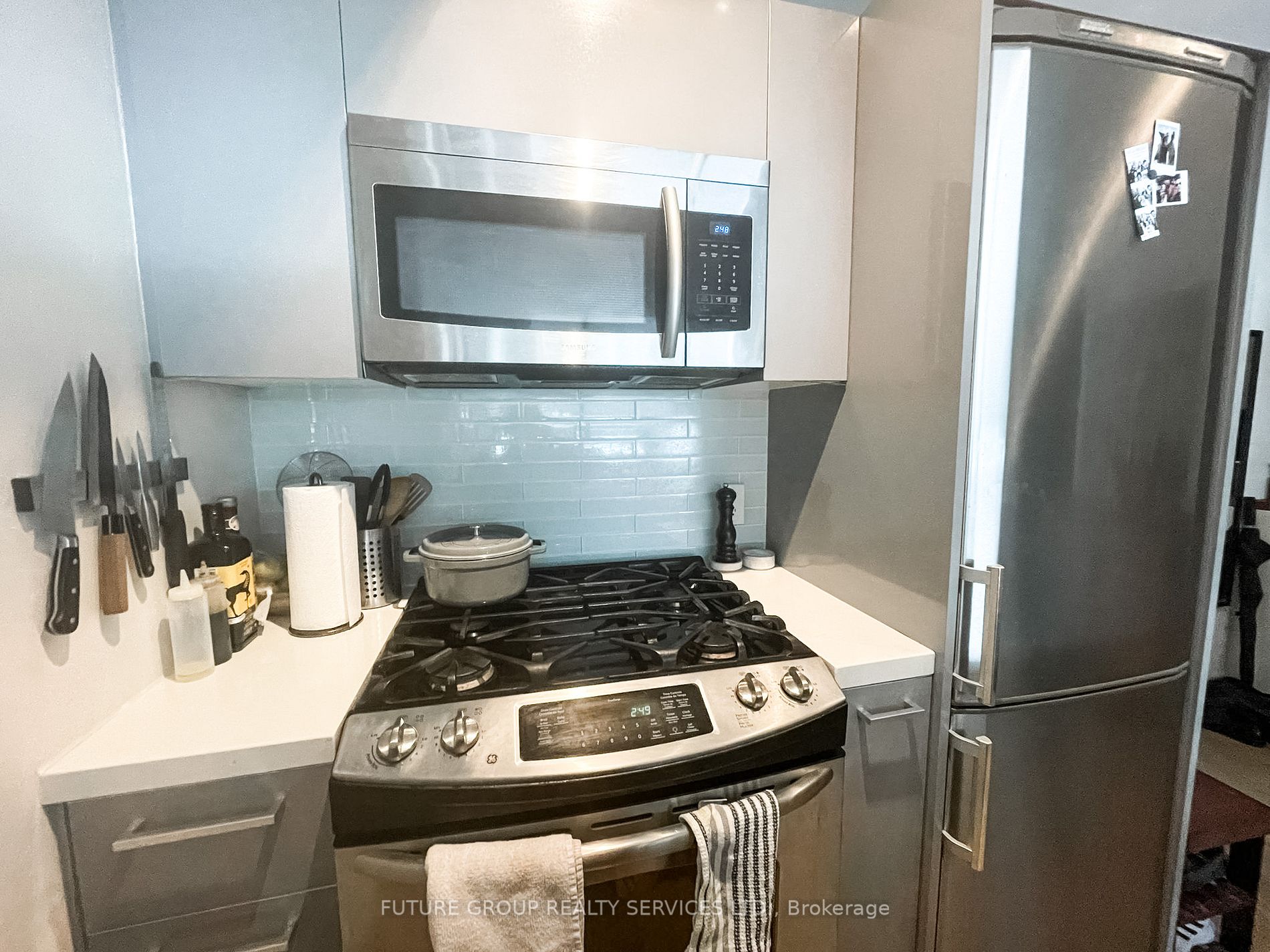 1201 Dundas St E, #805