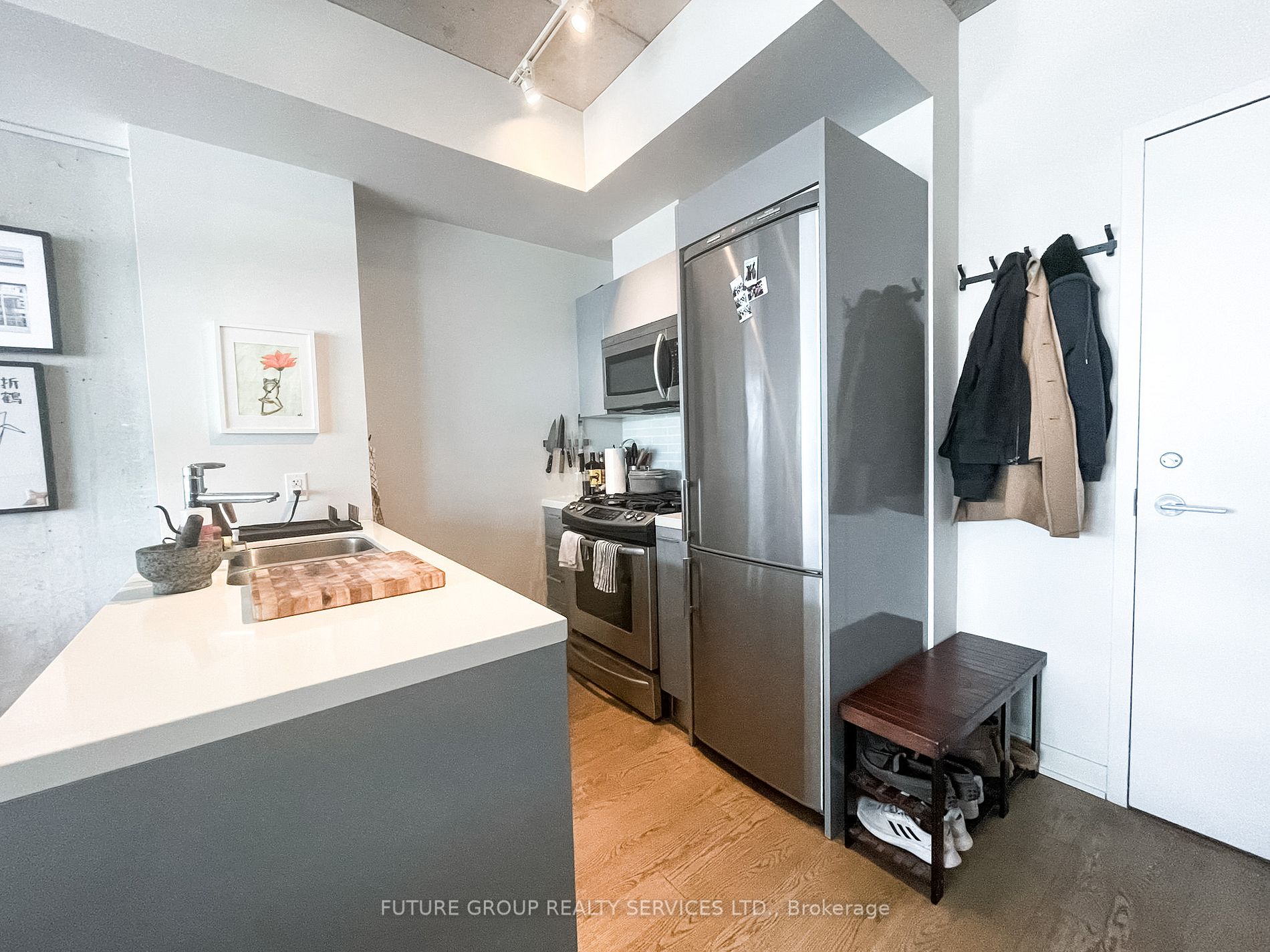 1201 Dundas St E, #805