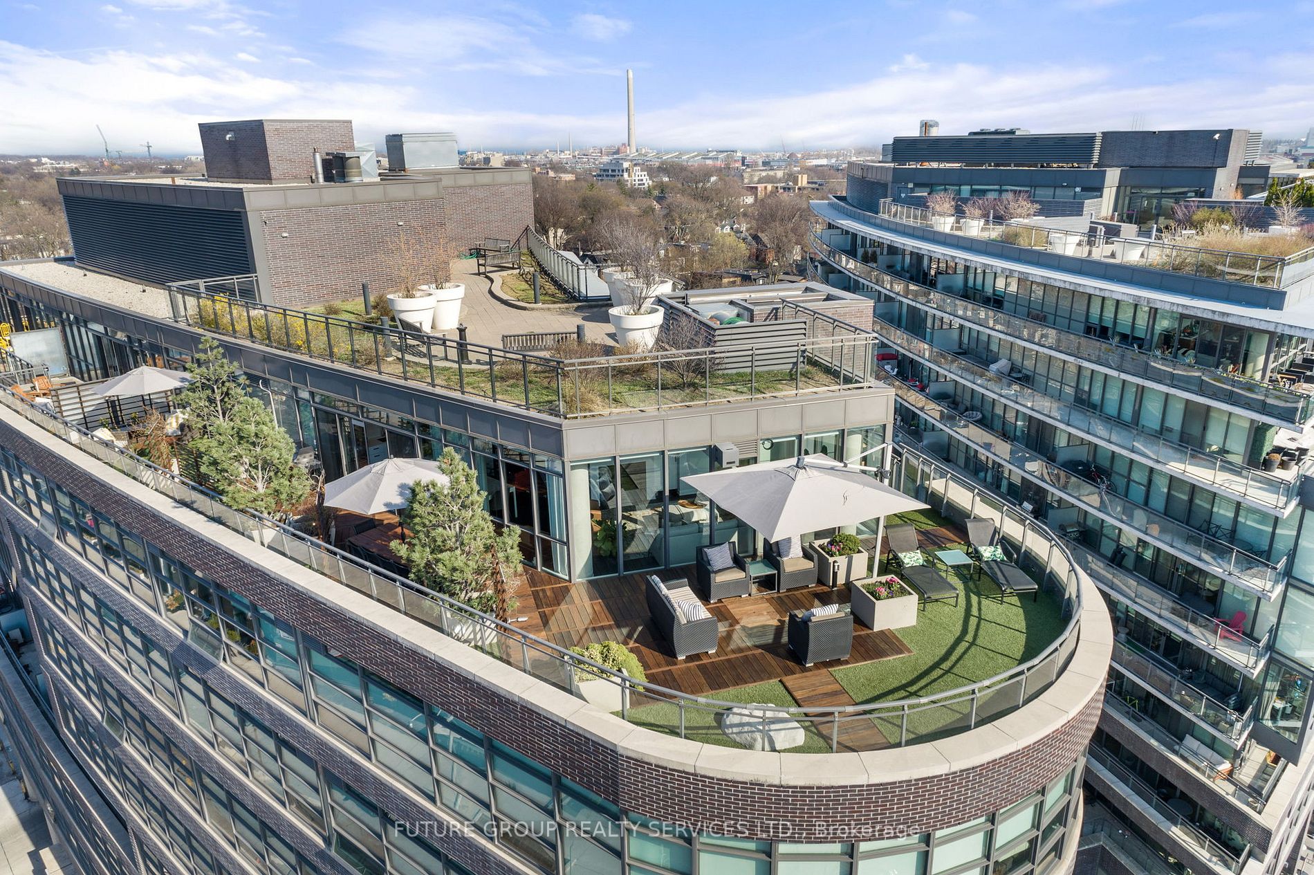 1201 Dundas St E, #805