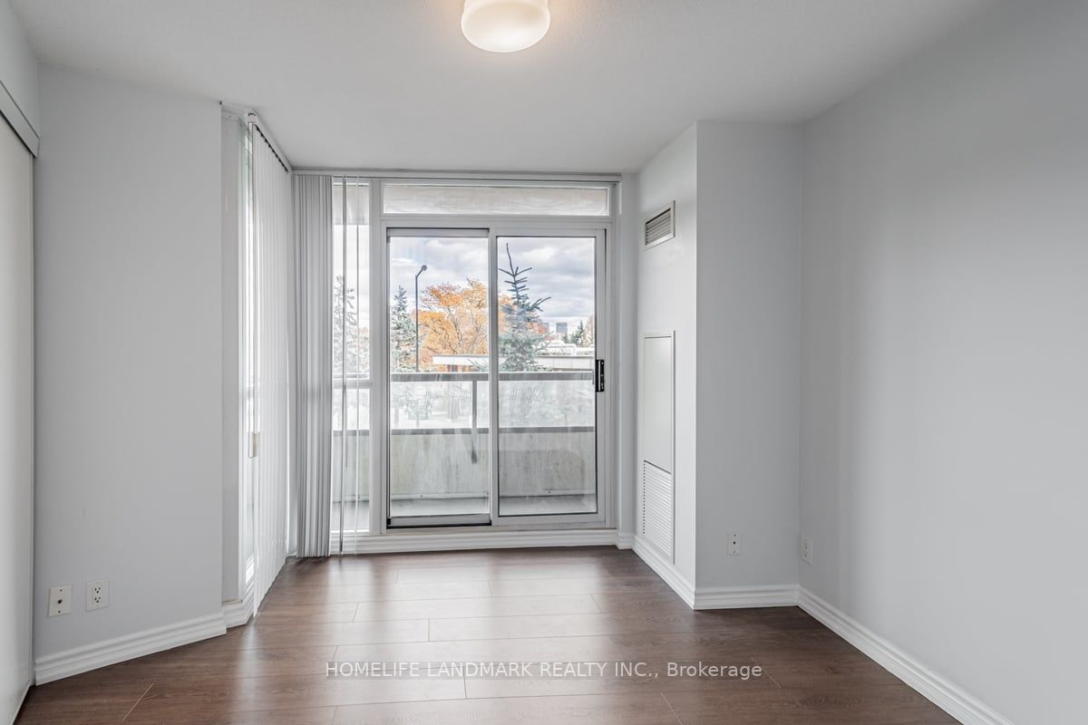 68 Grangeway Ave, #306