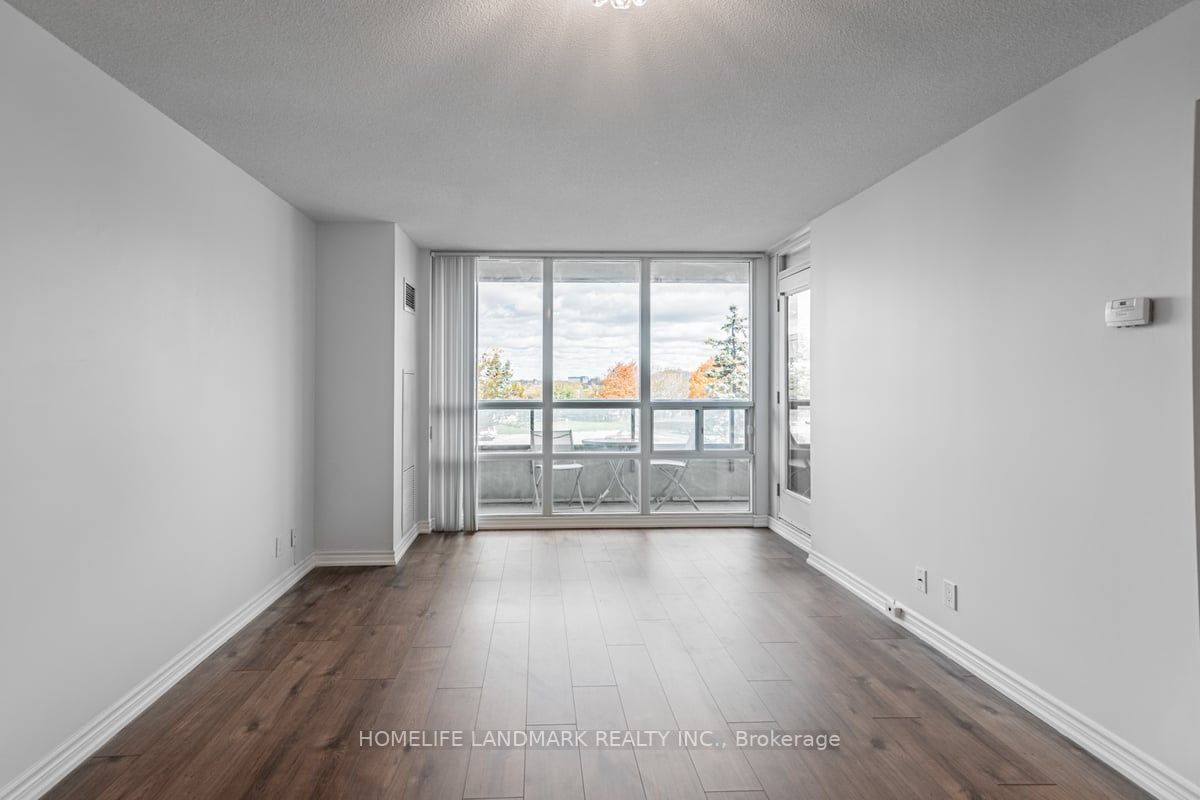 68 Grangeway Ave, #306