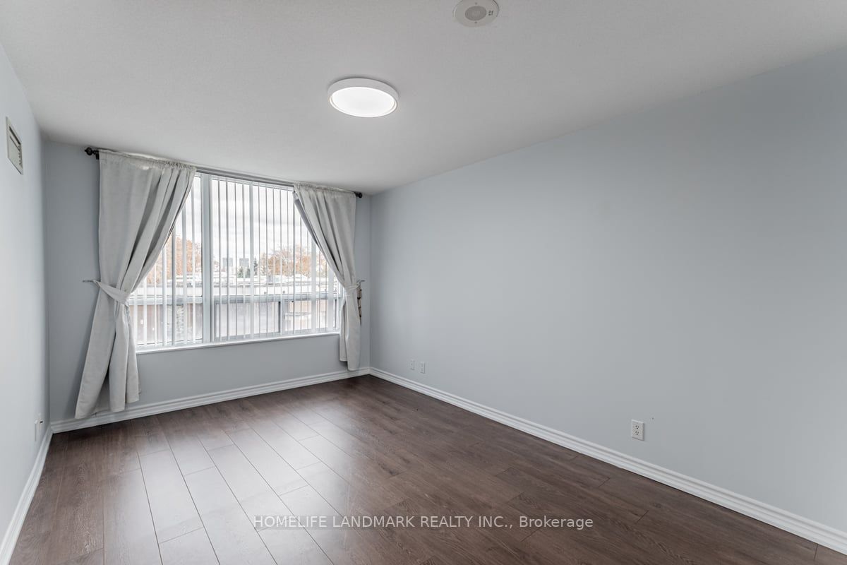 68 Grangeway Ave, #306