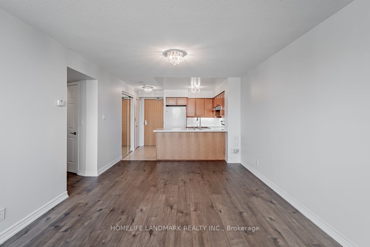 68 Grangeway Ave, #306