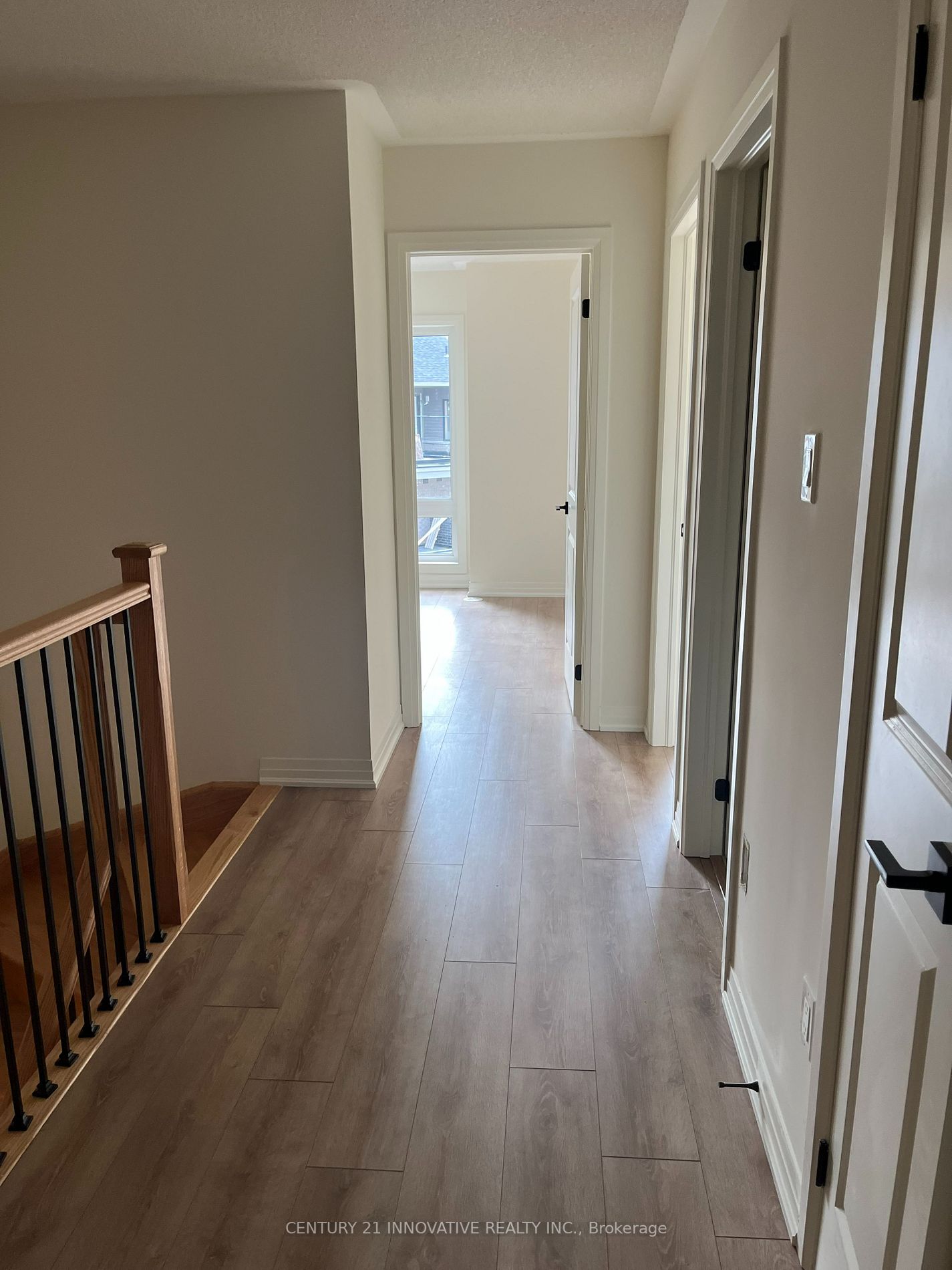 29 Esquire Way