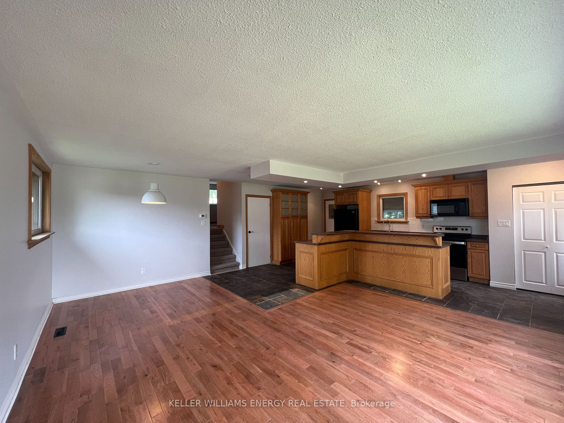 275 Madawaska Ave