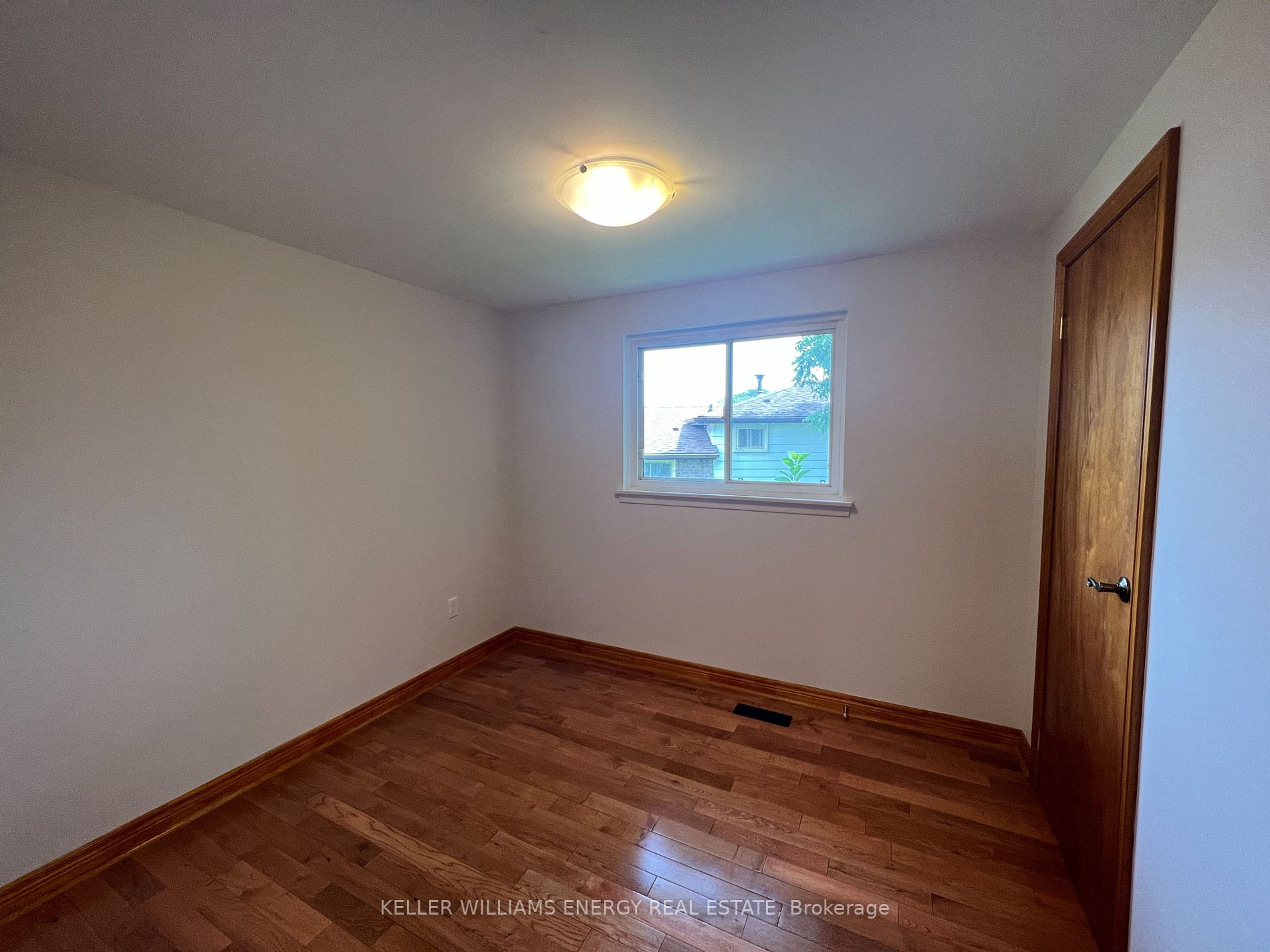 275 Madawaska Ave