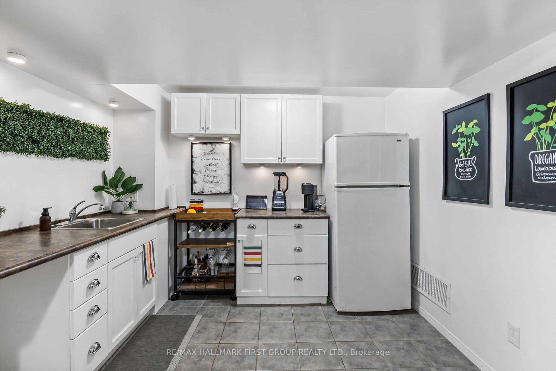 30 Treen Cres