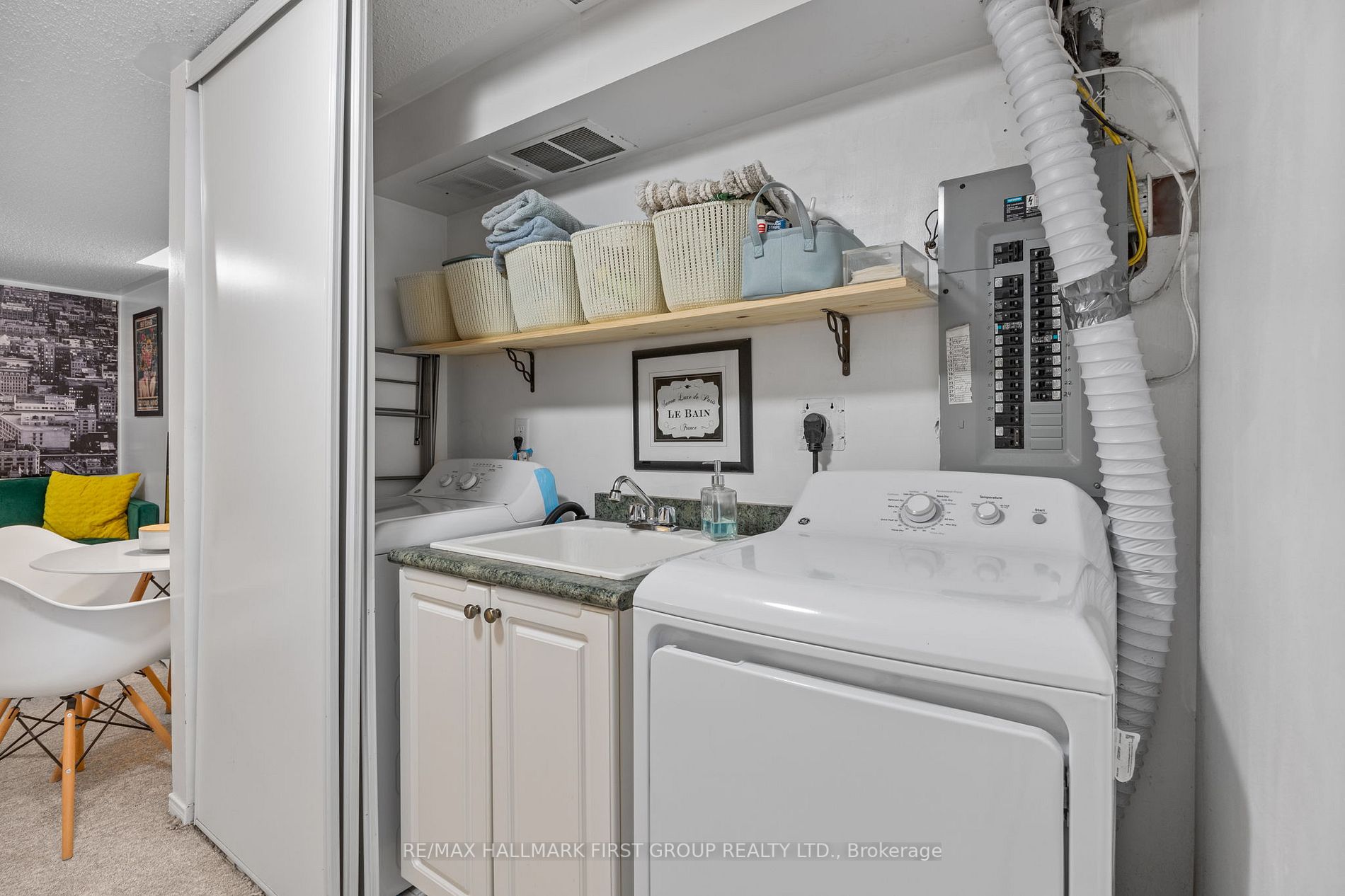 30 Treen Cres