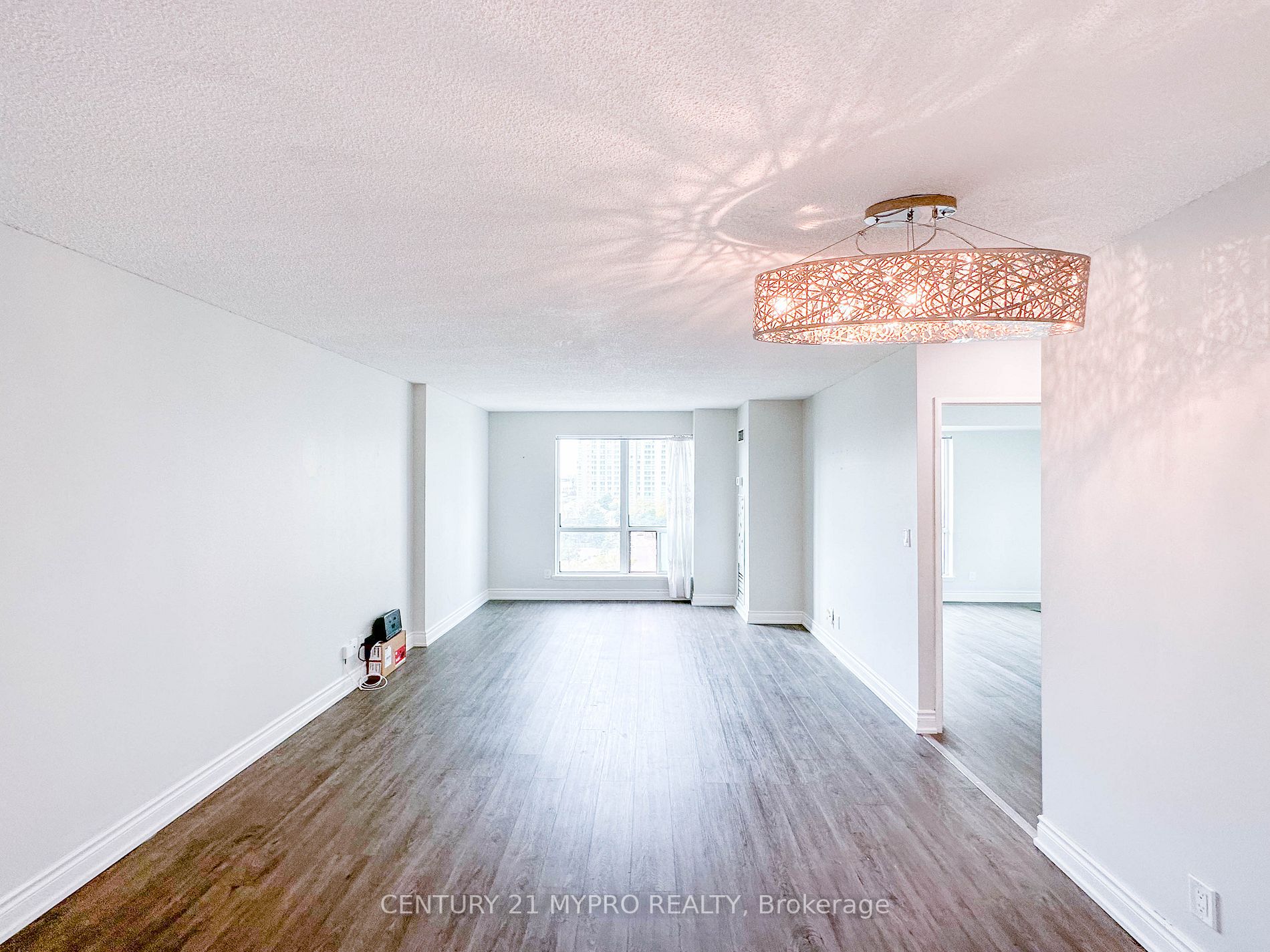 8 Lee Centre Drive #913