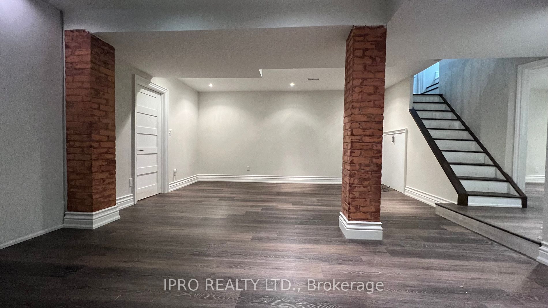 189 Courcelette Rd