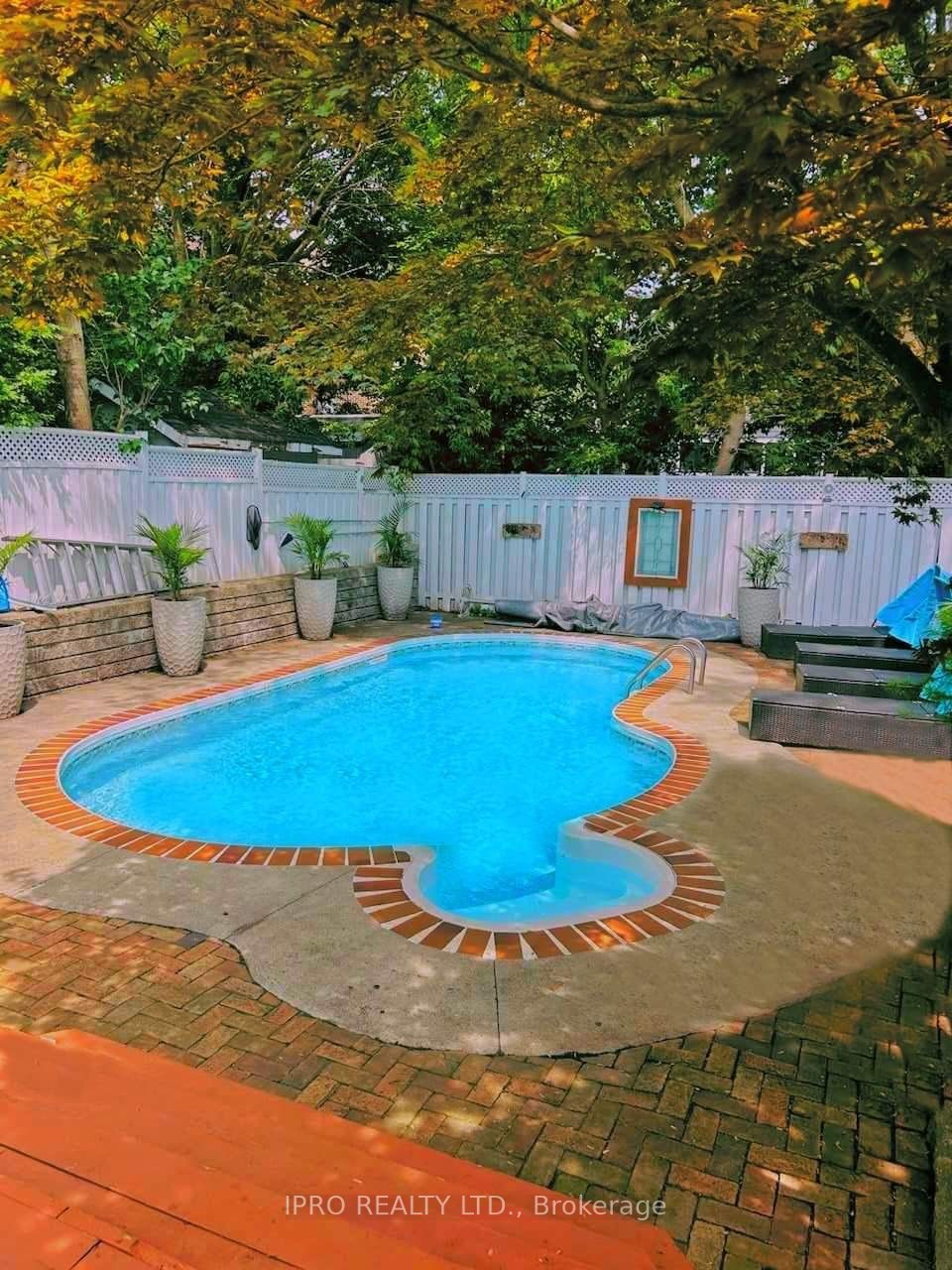 189 Courcelette Rd