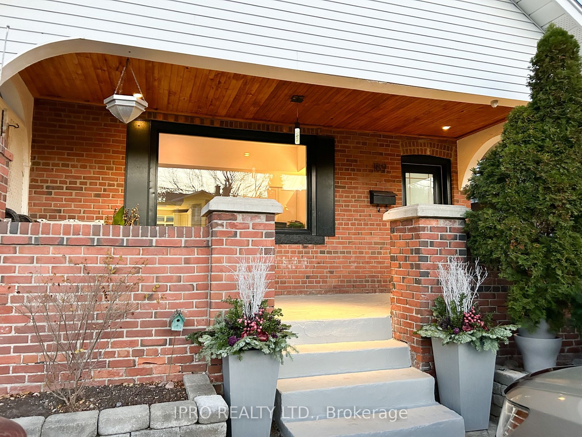 189 Courcelette Rd