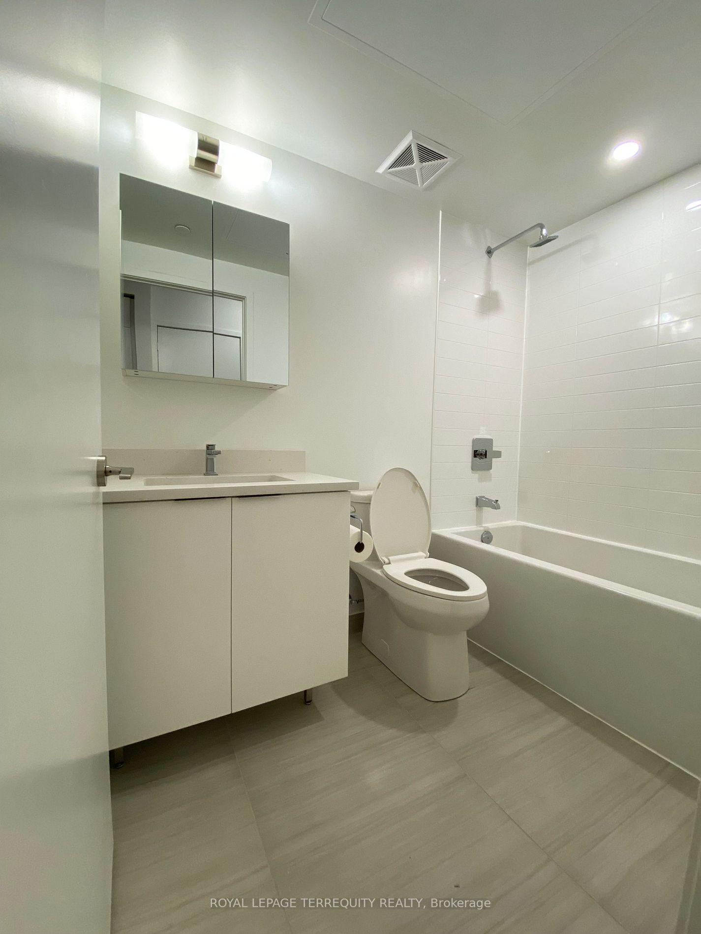 2033 Kennedy Rd, #702
