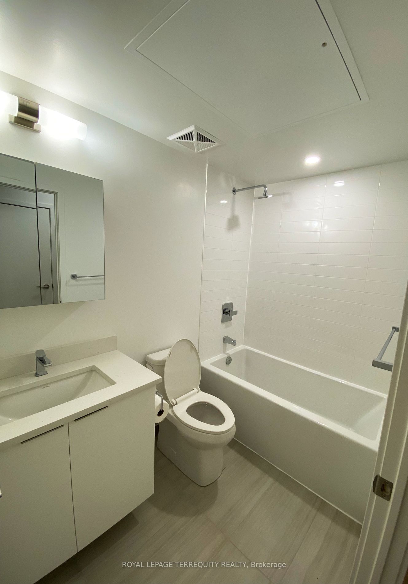 2033 Kennedy Rd, #702