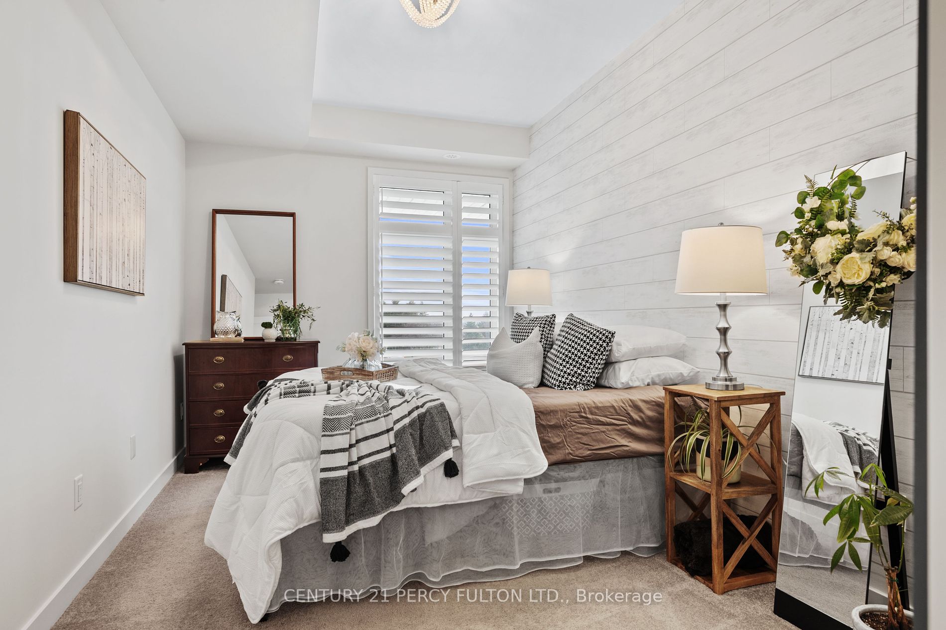2550 Castlegate Crossing, #207